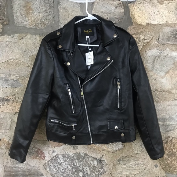 Kashi Di Jackets & Blazers - ⭐️HP⭐️ Kashi Di 2XL Faux Leather Cropped Jacket